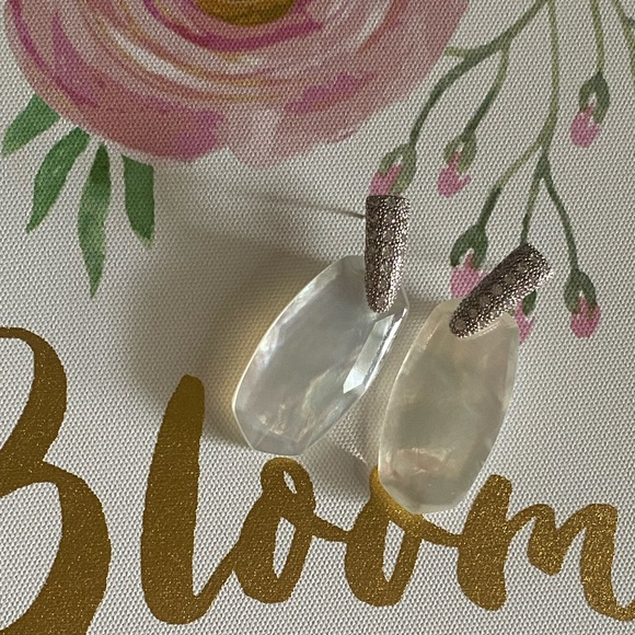 ❤️KENDRA SCOTT RARE ARAGONS❤️